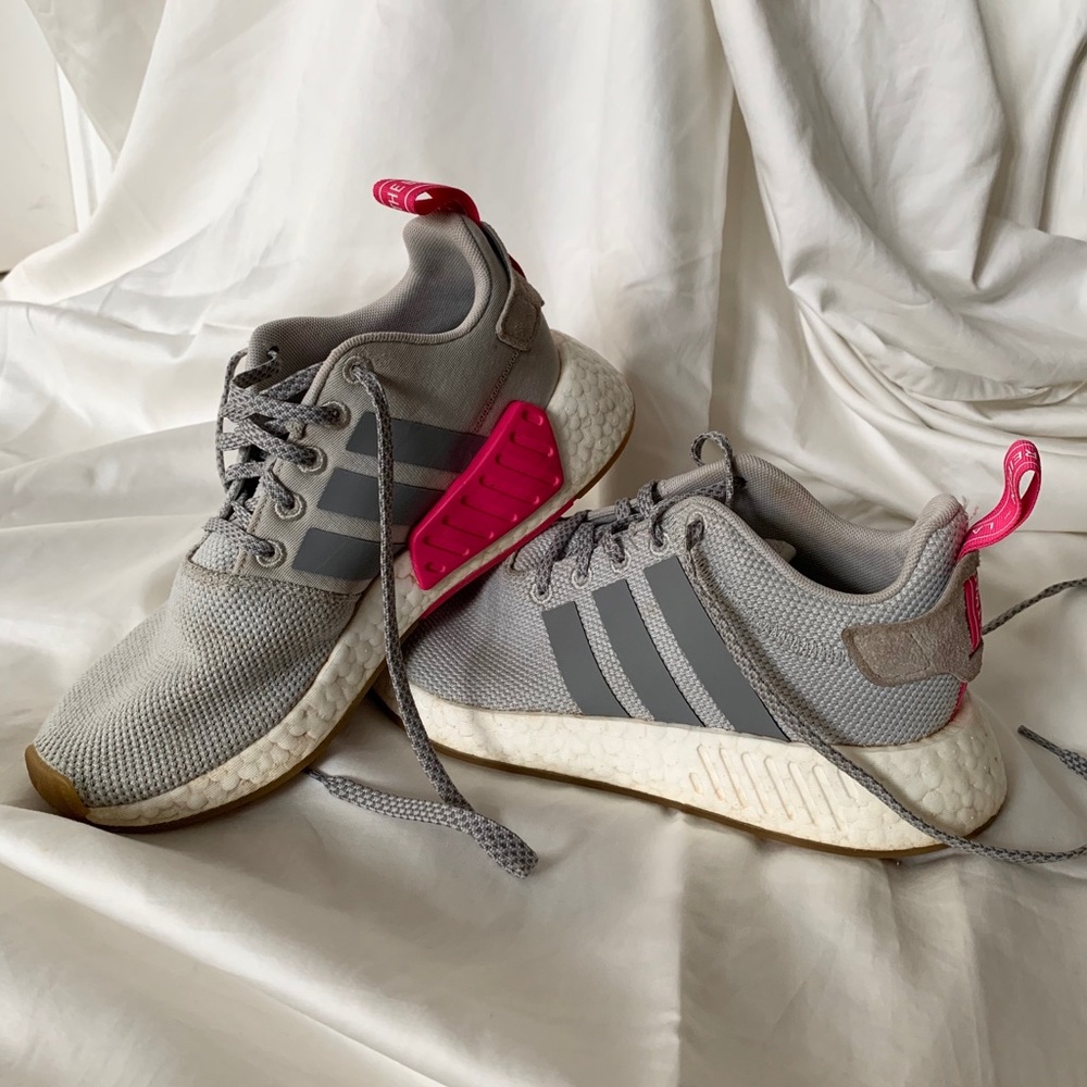 Adidas NMD R2 Tennis Shoes